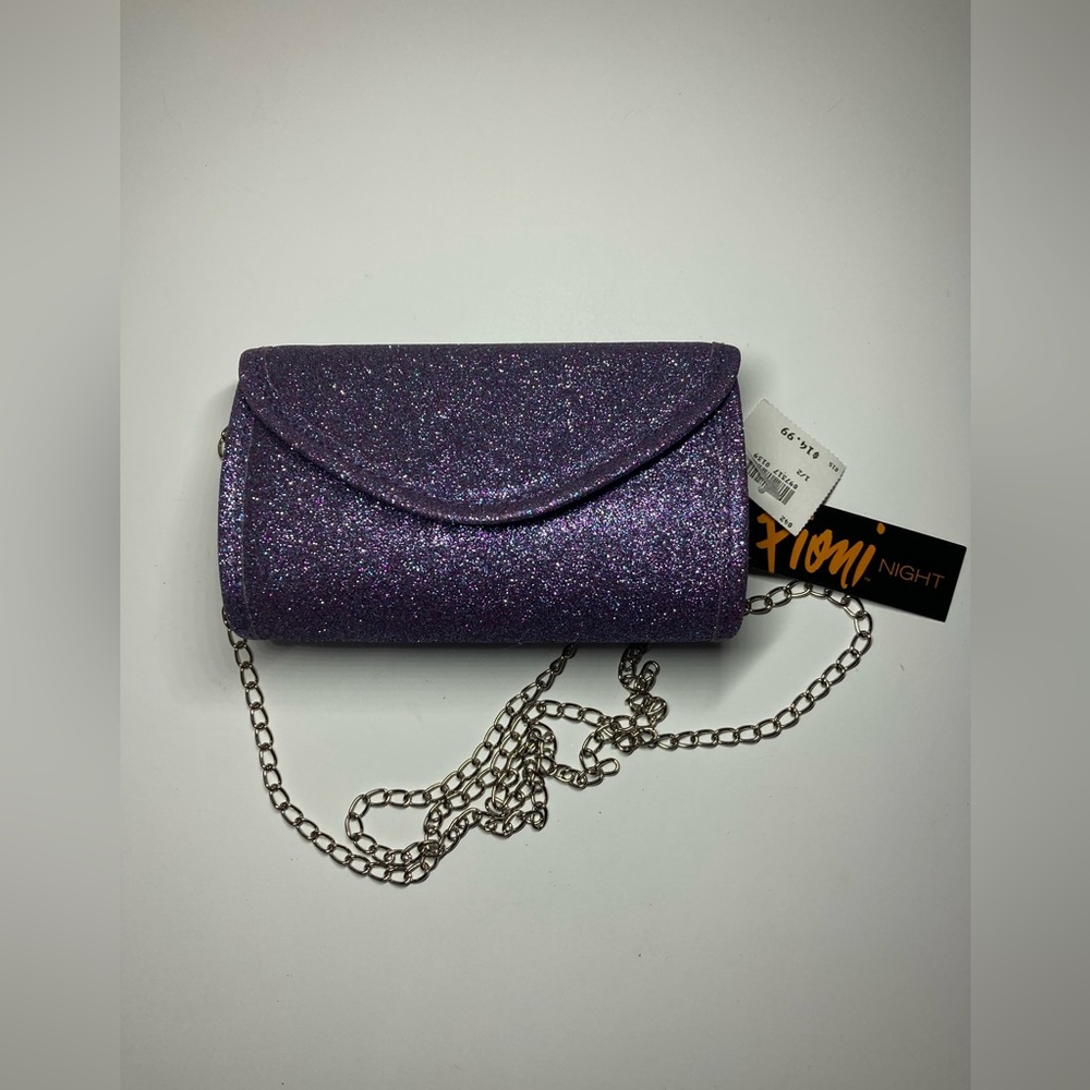 Glittery crossbody bags.